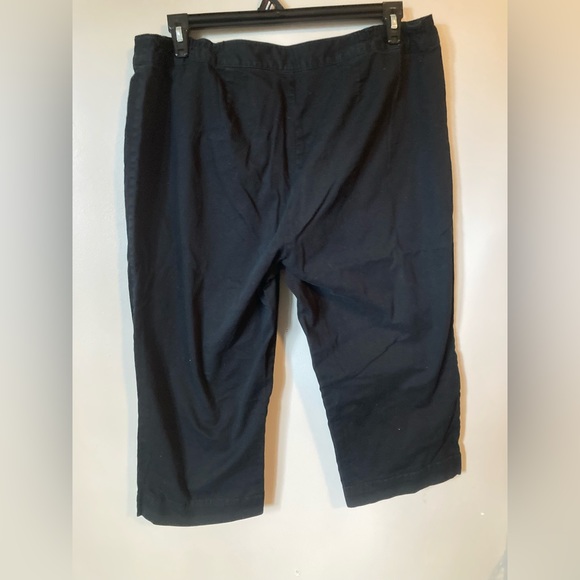 Liz Claiborne Black Audra Capri 16W - Picture 3 of 5